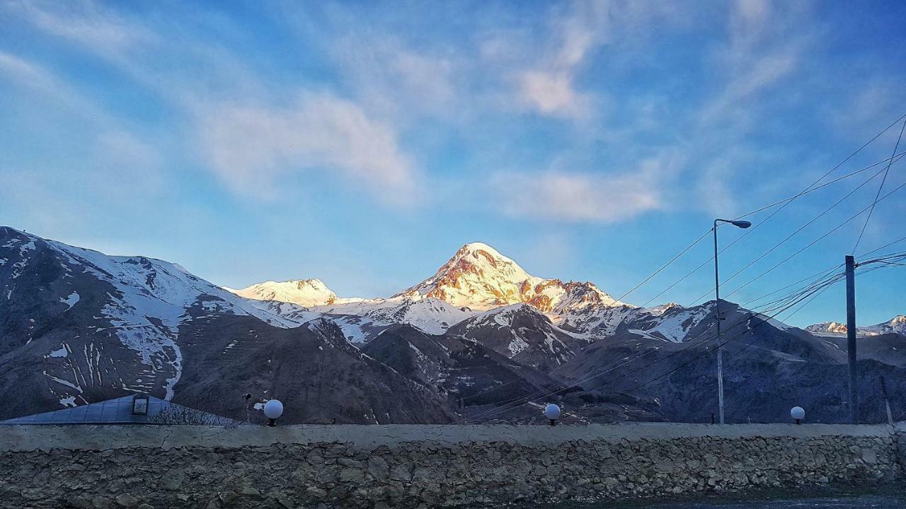 Отель НОА Казбеги Экстерьер фото